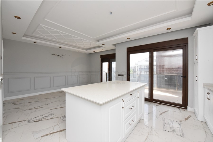 Пентхаус планировки 5+1 в районе Оба