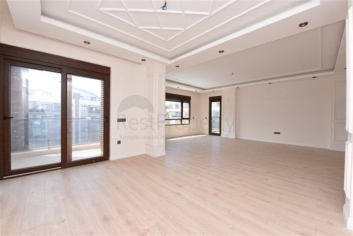 Пентхаус планировки 5+1 в районе Оба