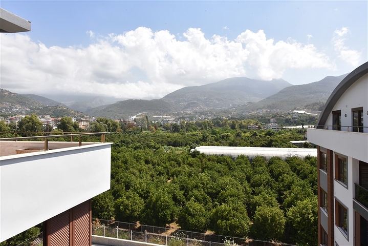 Пентхаус планировки 5+1 в районе Оба