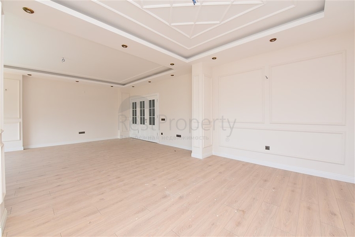 Пентхаус планировки 5+1 в районе Оба