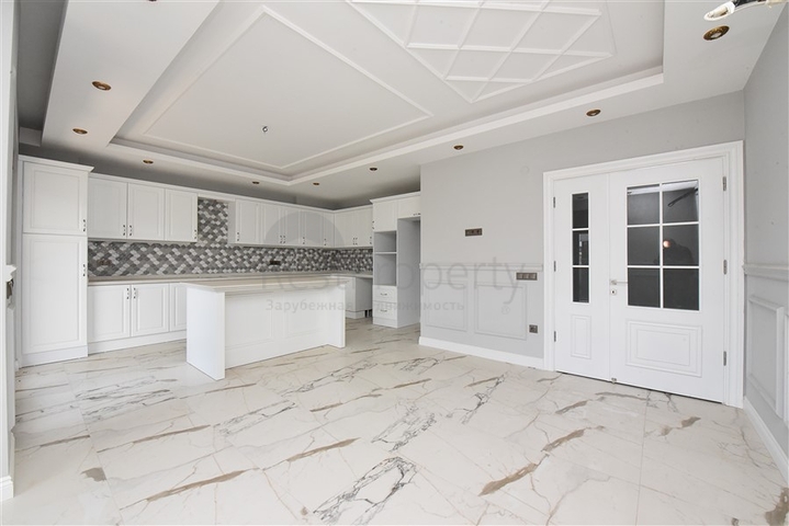 Пентхаус планировки 5+1 в районе Оба