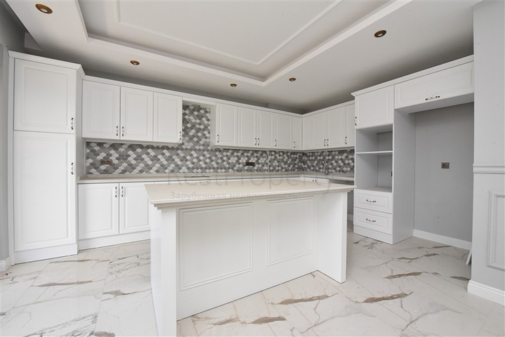 Пентхаус планировки 5+1 в районе Оба