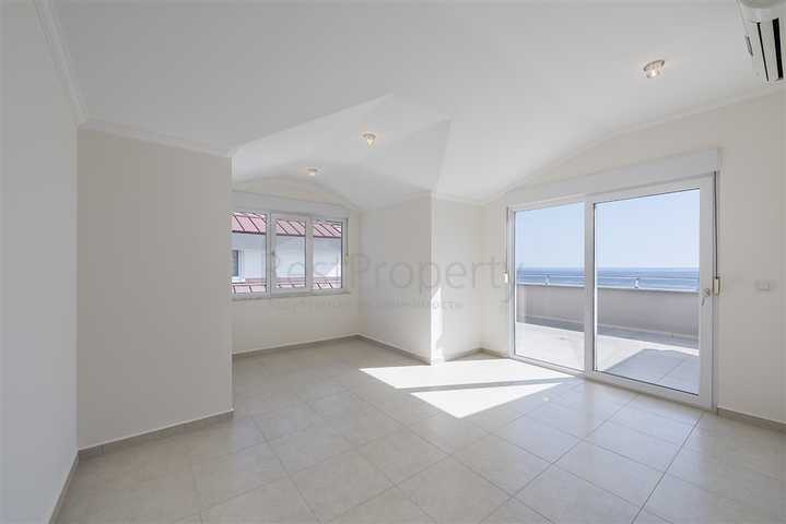 Пятикомнатный пентхаус с видом на море