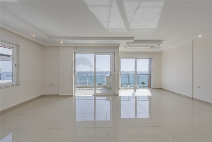 Пятикомнатный пентхаус с видом на море