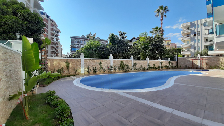 Трехкомнатная квартира на аренду 