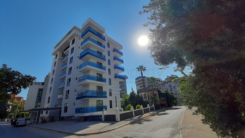 Трехкомнатная квартира на аренду 