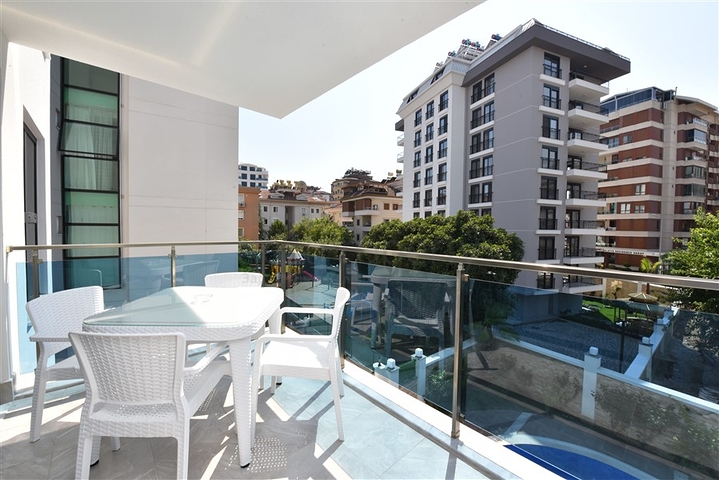 Трехкомнатная квартира на аренду 