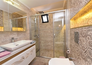 Трехкомнатная квартира на аренду 