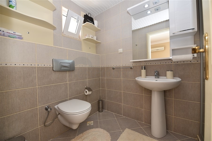 Меблированный пентхаус с видом на море  