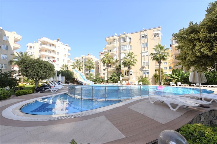 Меблированный пентхаус с видом на море  