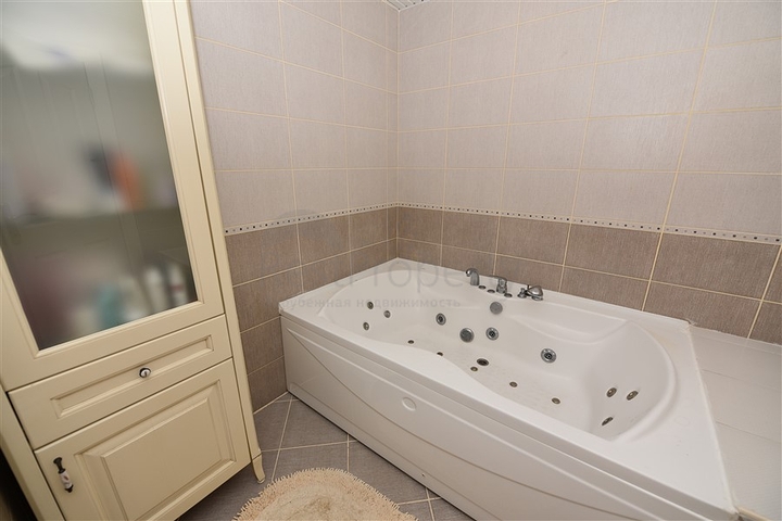 Меблированный пентхаус с видом на море  