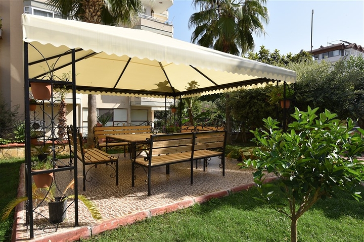 Меблированный пентхаус с видом на море  