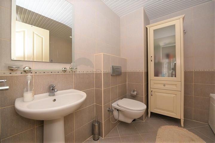 Меблированный пентхаус с видом на море  