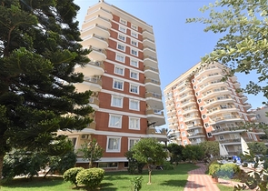 Меблированный пентхаус с видом на море  