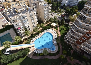 Меблированный пентхаус с видом на море  