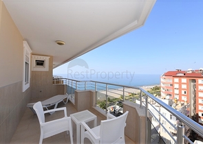 Меблированный пентхаус с видом на море  