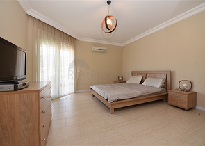 Меблированный пентхаус с видом на море  