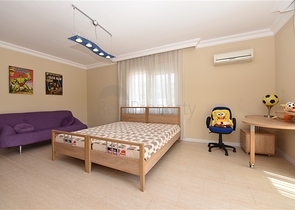 Меблированный пентхаус с видом на море  