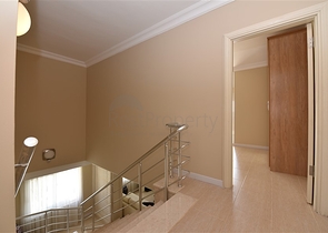 Меблированный пентхаус с видом на море  