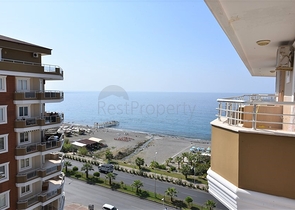 Меблированный пентхаус с видом на море  