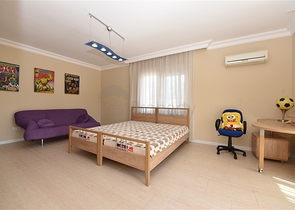 Меблированный пентхаус с видом на море  