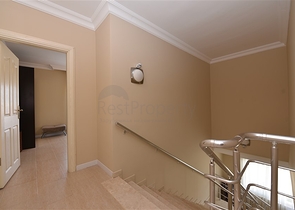 Меблированный пентхаус с видом на море  