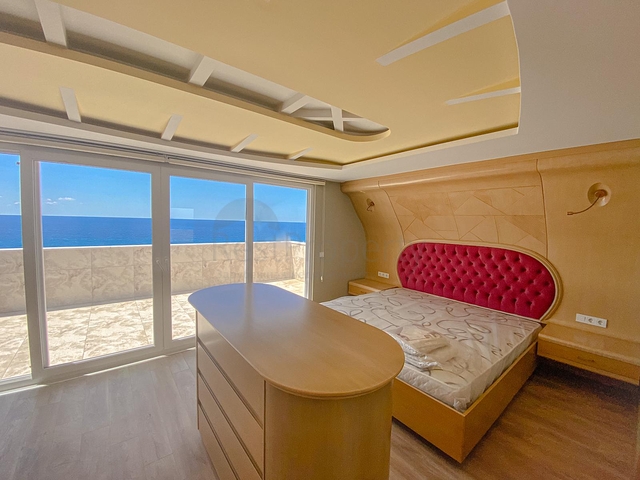 Большой пентхаус с видом на море