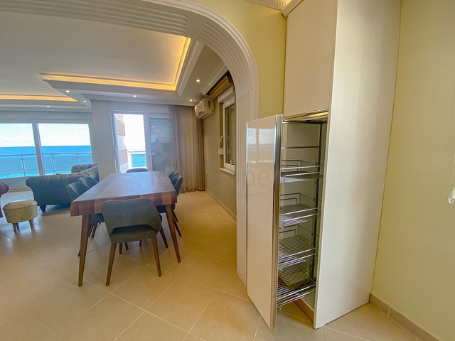 Большой пентхаус с видом на море