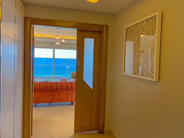 Большой пентхаус с видом на море