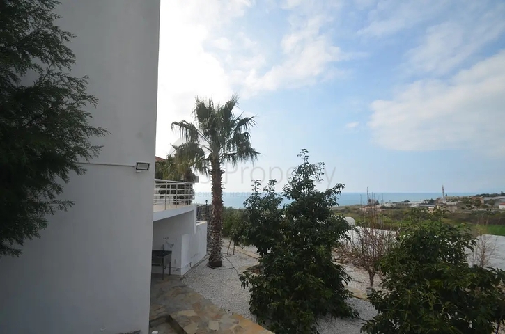 Меблированная вилла планировки 2+1