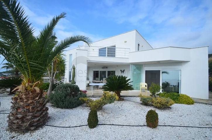 Меблированная вилла планировки 2+1