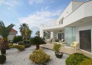 Меблированная вилла планировки 2+1