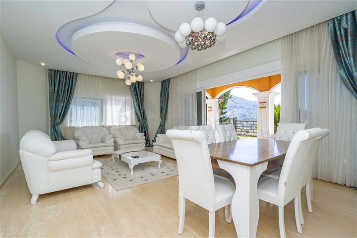 Двухэтажная вилла планировки 4+1