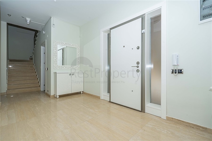 Двухэтажная вилла планировки 4+1