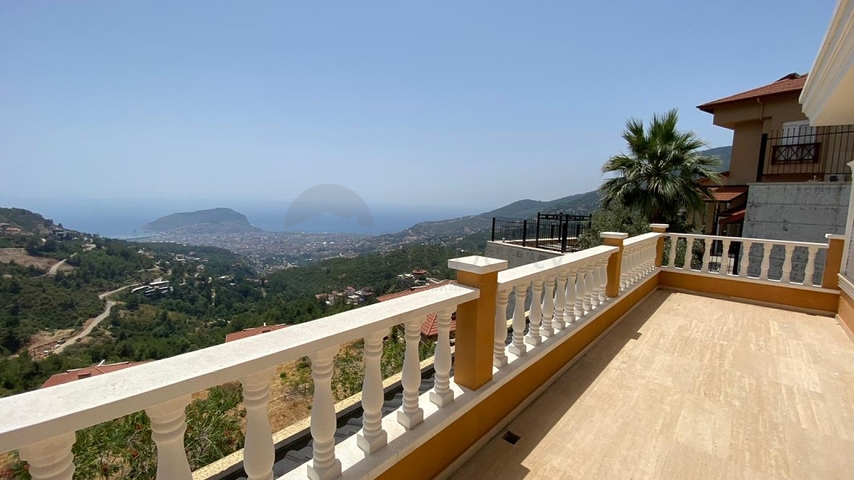 Двухэтажная вилла планировки 4+1