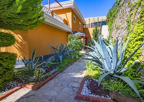 Двухэтажная вилла планировки 4+1