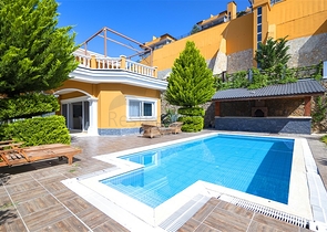 Двухэтажная вилла планировки 4+1