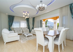 Двухэтажная вилла планировки 4+1