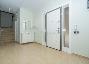 Двухэтажная вилла планировки 4+1