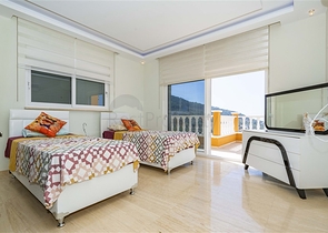 Двухэтажная вилла планировки 4+1