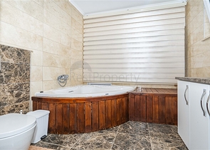 Двухэтажная вилла планировки 4+1