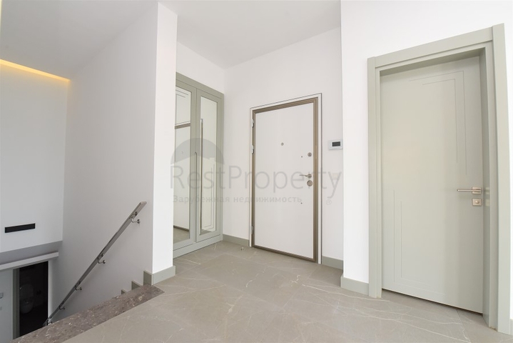 Пентхаус планировки 3+1 с видом на море