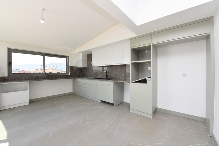 Пентхаус планировки 3+1 с видом на море