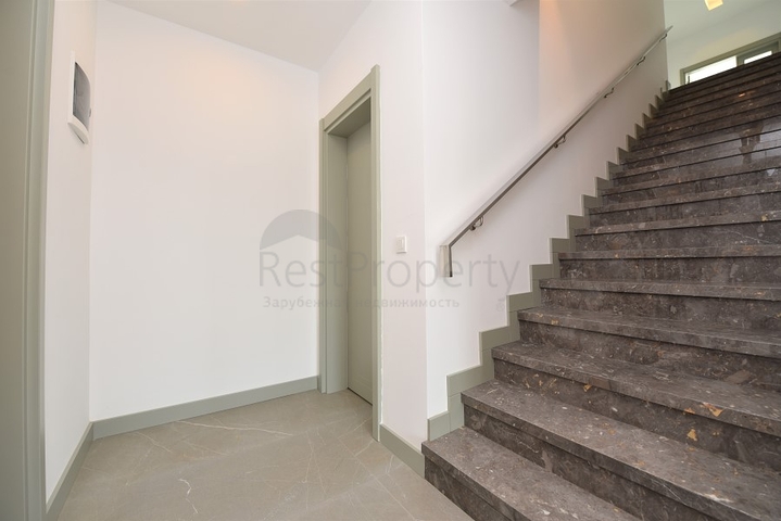 Пентхаус планировки 3+1 с видом на море