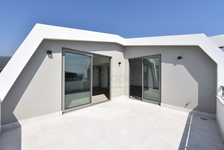 Пентхаус планировки 3+1 с видом на море