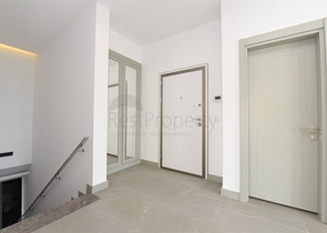 Пентхаус планировки 3+1 с видом на море