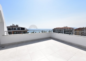 Пентхаус планировки 3+1 с видом на море