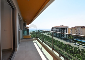 Пентхаус планировки 3+1 с видом на море