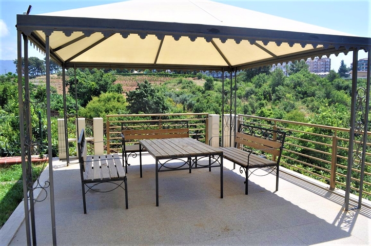 Трехкомнатная квартира с видом на море