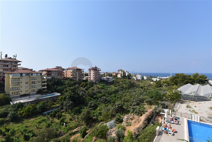 Трехкомнатная квартира с видом на море